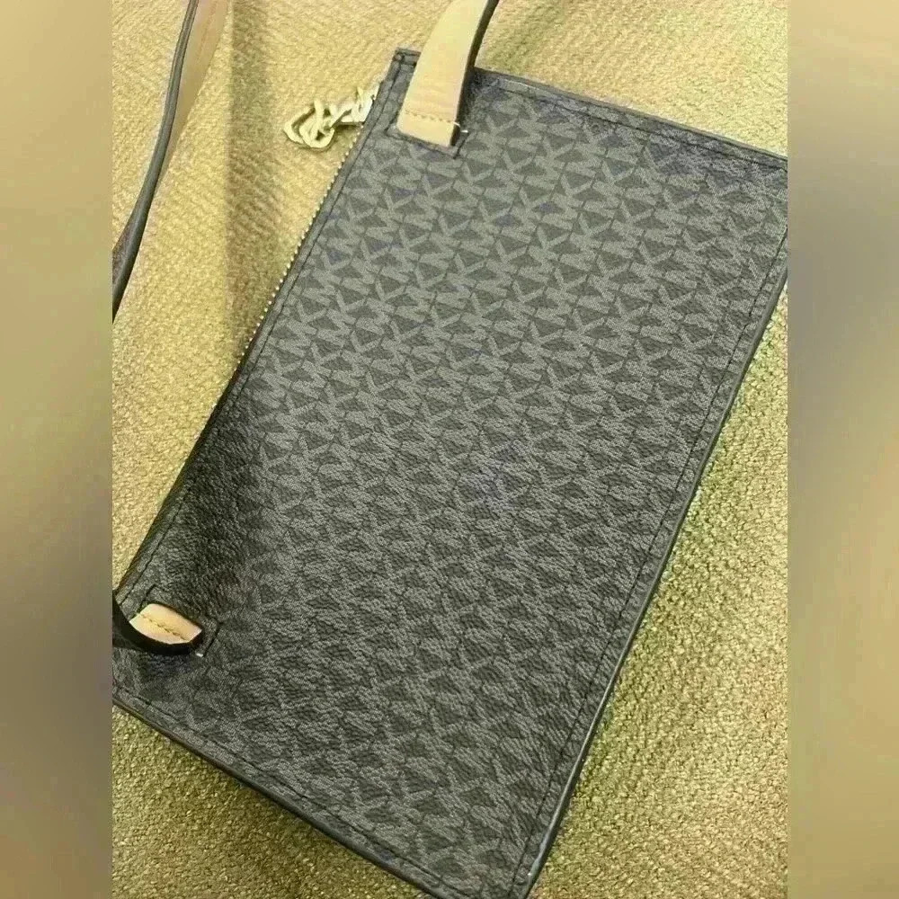 Michael Kors wallet belt - Picture 3 of 16